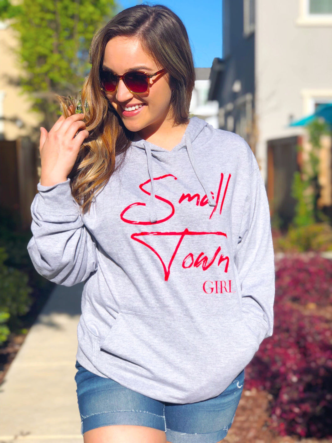 SMALL TOWN GIRL PULLOVER HOODIE